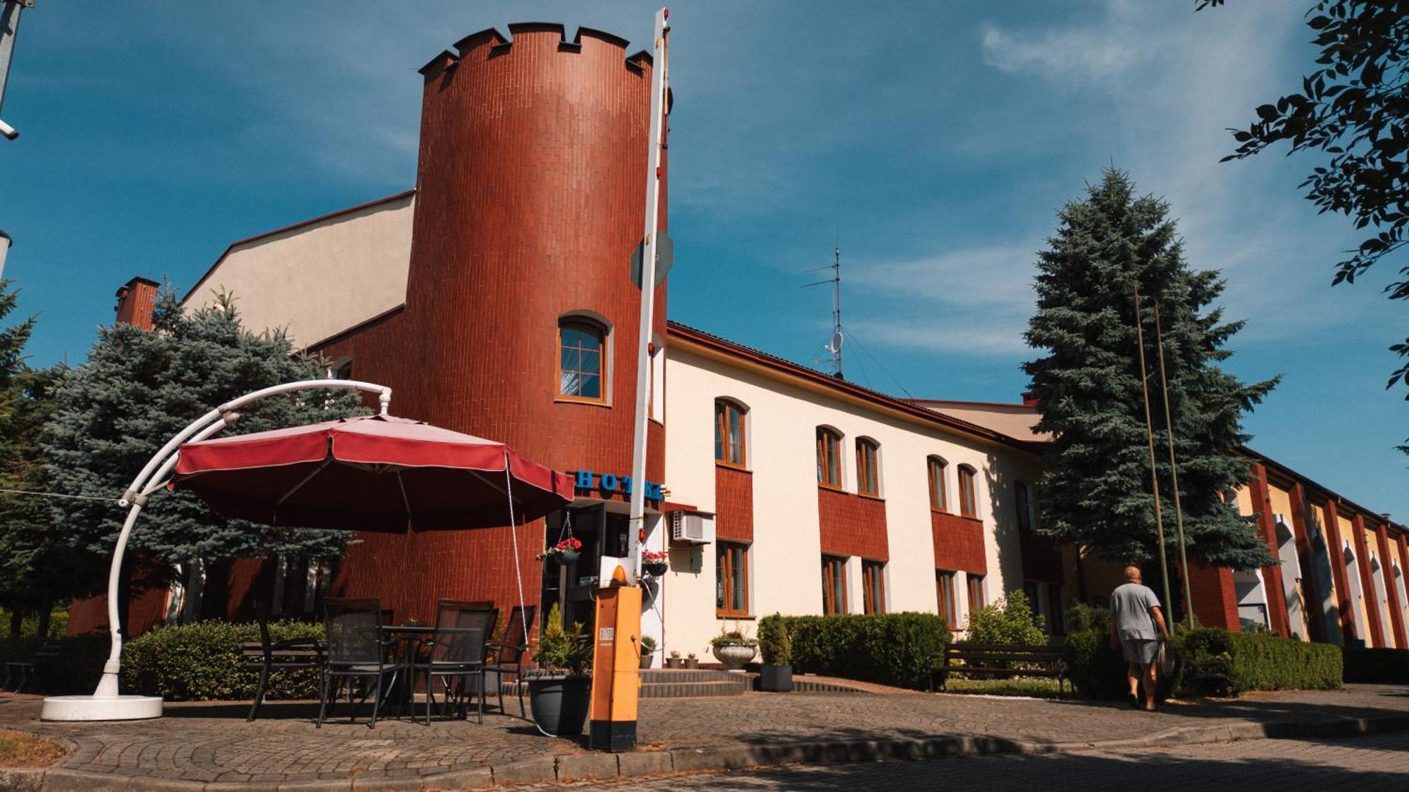 Hotel Marko Przemyśl Exteriör bild